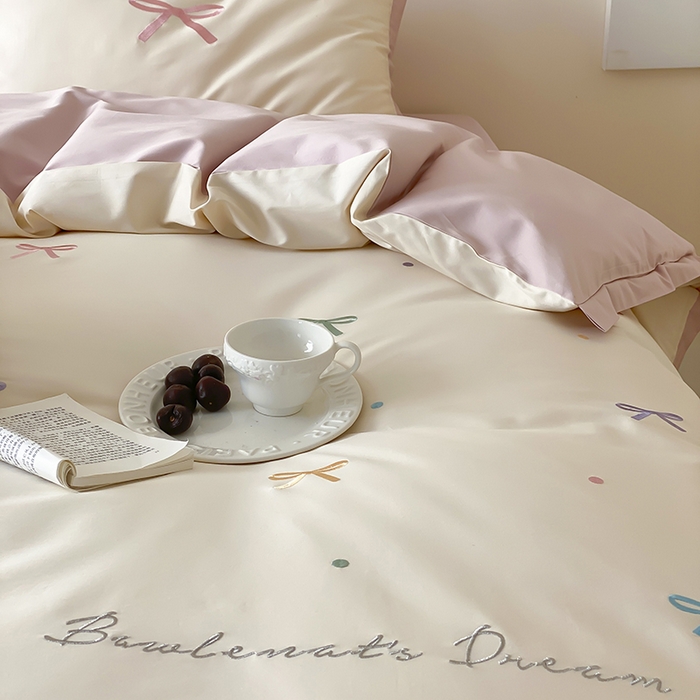 91家纺网 家纺一手货源 找家纺 时亿家居 2025新款100支长绒棉小清新四件套-梦幻蝴蝶结 梦幻蝴蝶结-奶油慕斯