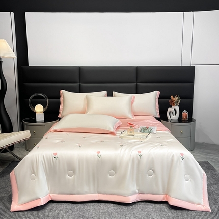 91家纺网 家纺一手货源 找家纺 江暮云家纺 2025新款水洗冰丝刺绣四件套 花朵-奶白粉