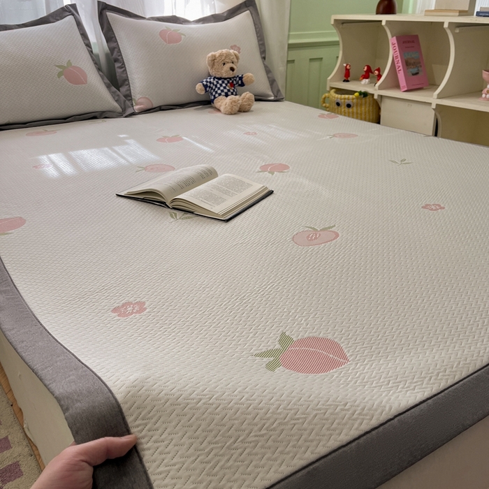 91家纺网 家纺一手货源 找家纺 卡初家居（原微来） 2025夏季凉感提花席 桃桃