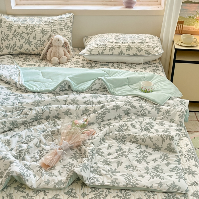 91家纺网 家纺一手货源 找家纺 维洋家纺 2025（专版花型）A类凉感丝夏被 凉感夏凉被双面加倍透气（四周踩棉） 叶柔初夏