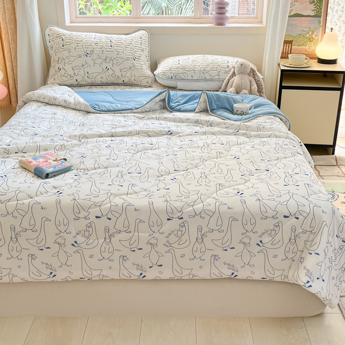 91家纺网 家纺一手货源 找家纺 维洋家纺 2025（专版花型）A类凉感丝夏被 凉感夏凉被双面加倍透气（四周踩棉） 你好鸭