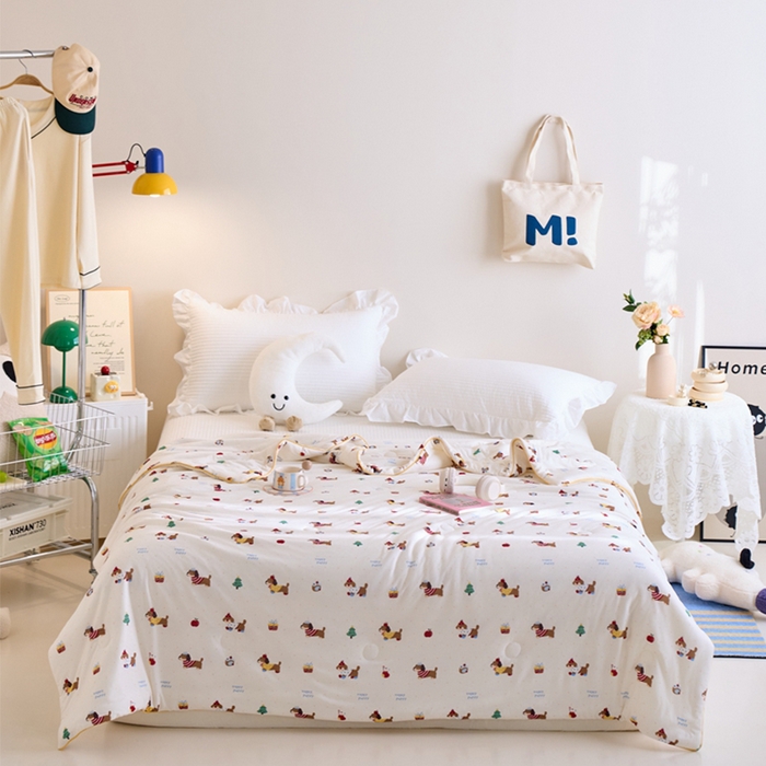 91家纺网 家纺一手货源 找家纺 维洋家纺 2025升级21%大豆新款A类牛奶丝针织夏被（四周踩棉）软糯凉感夏被空调被 腊肠狗