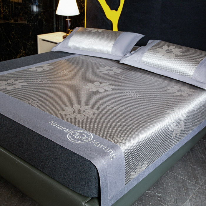 91家纺网 家纺一手货源 找家纺 卡罗兰 2025新款凉席冰丝席提花冰藤席雪山藤向阳花系列 向阳花-灰色