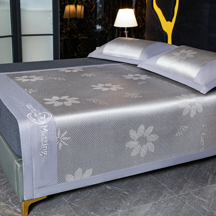 91家纺网 家纺一手货源 找家纺 卡罗兰 2025新款凉席冰丝席提花冰藤席雪山藤向阳花系列 向阳花-灰色