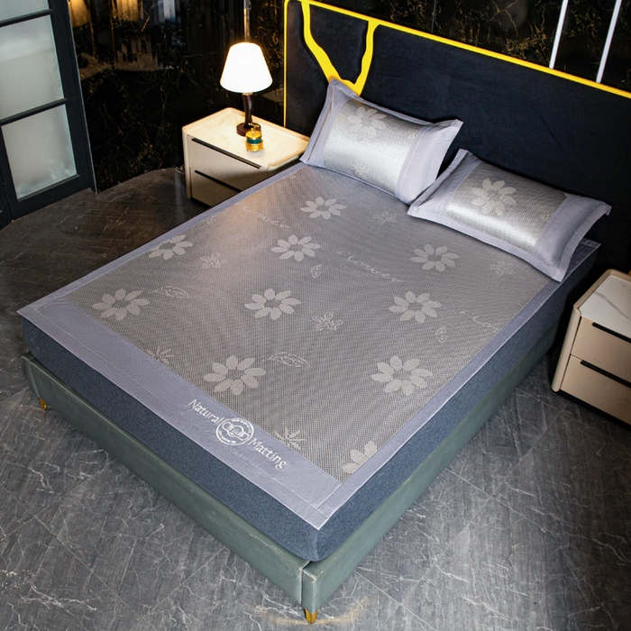 91家纺网 家纺一手货源 找家纺 卡罗兰 2025新款凉席冰丝席提花冰藤席雪山藤向阳花系列 向阳花-灰色