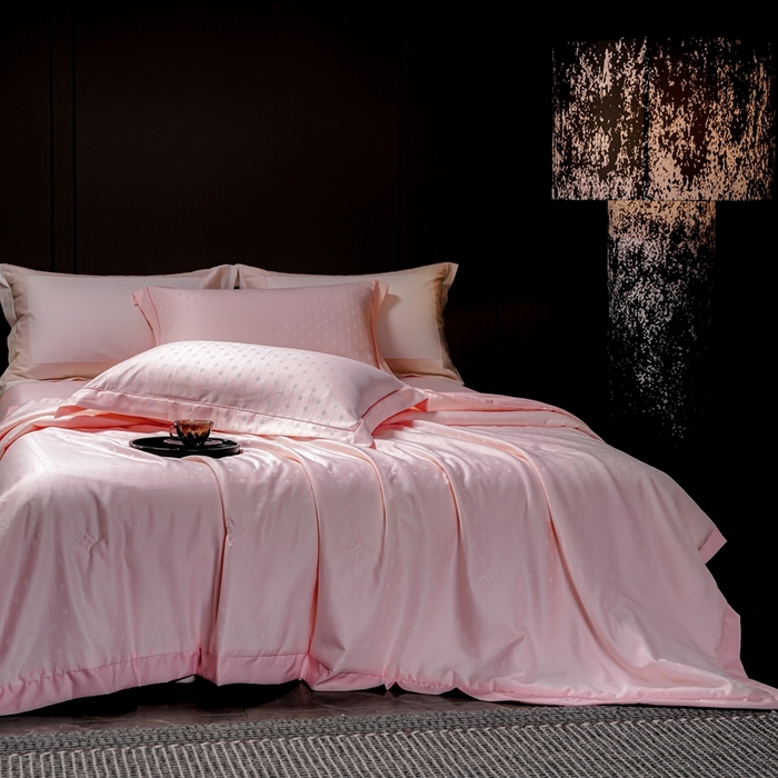 91家纺网 家纺一手货源 找家纺 2025新款格利亚天丝提花夏被四件套 格子-粉