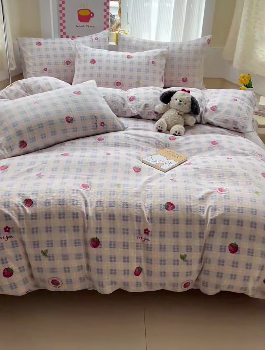 91家纺网 家纺一手货源 找家纺 暖芯优选 2025新款加厚云感棉双层纱四件套小碎花被套床单床笠款学生三件套新款直播热款 有草莓的地方
