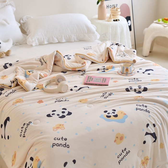 91家纺网 家纺一手货源 找家纺 维洋家纺 2025升级21%大豆新款A类牛奶丝针织夏被（四周踩棉）软糯凉感夏被空调被 功夫熊猫