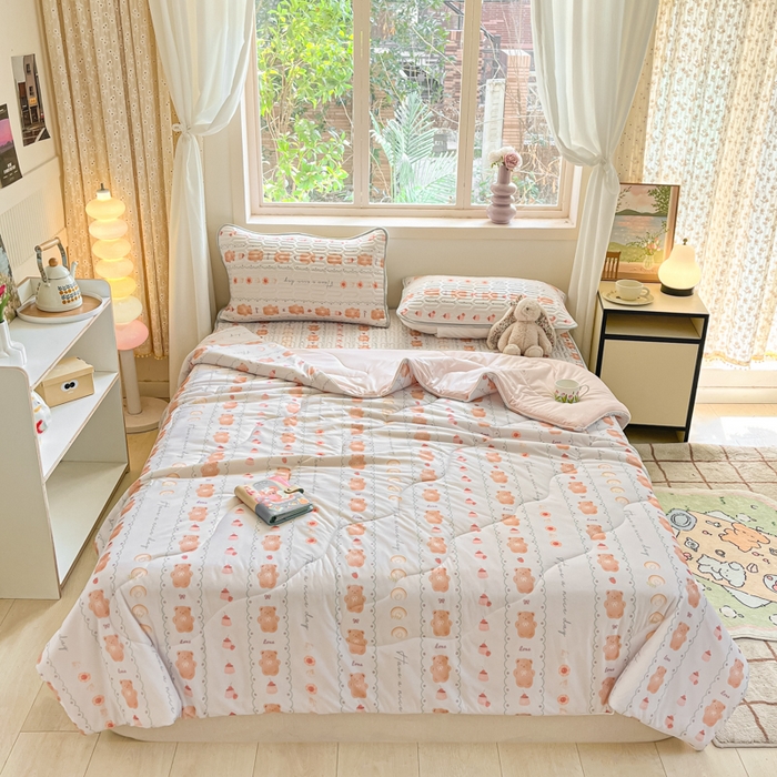 91家纺网 家纺一手货源 找家纺 维洋家纺 2025（专版花型）A类凉感丝夏被 凉感夏凉被双面加倍透气（四周踩棉） 可爱熊