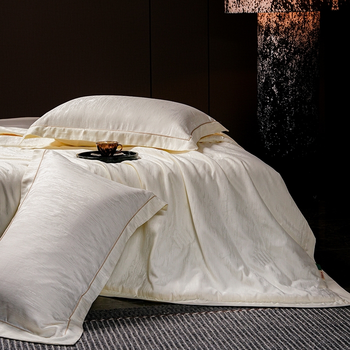 91家纺网 家纺一手货源 找家纺 丽卡家纺 2025新款翡丽天丝提花夏被四件套 石纹-黄