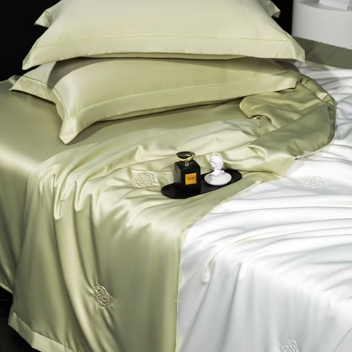 91家纺网 家纺一手货源 找家纺 丽卡家纺  家居馆 2025新款冰肌玉骨撞色天丝夏被四件套 橄榄绿+米白