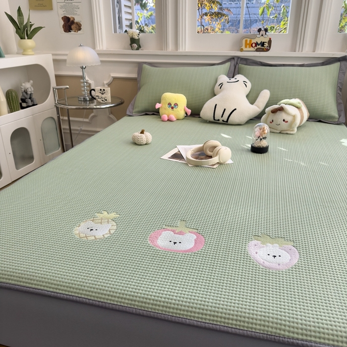 91家纺网 家纺一手货源 找家纺 卡初家居（原微来） 2026 夏季乙纶冰豆豆华夫格席  绣花 奶冻喵-果绿