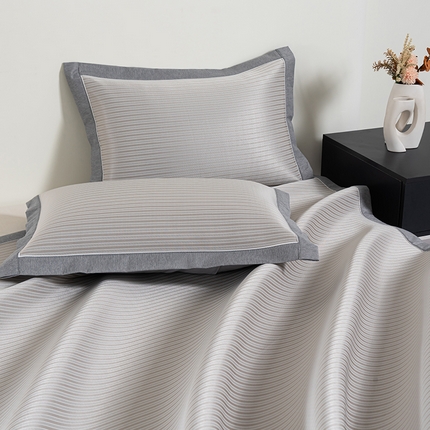 91家纺网 家纺一手货源 找家纺 小牛席业 2025新款经典条纹凉感冰丝枕套（宽包边+嵌条工艺）凉枕套夏天枕套冰丝枕套竹枕套藤枕套冰藤枕套 经典条纹凉感冰丝枕套-香槟