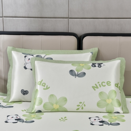 91家纺网 家纺一手货源 找家纺 小牛席业 2025新款碳光凉感印花冰丝凉枕套系列凉枕套夏天枕套冰丝枕套竹枕套藤枕套冰藤枕套 熊猫胖哒