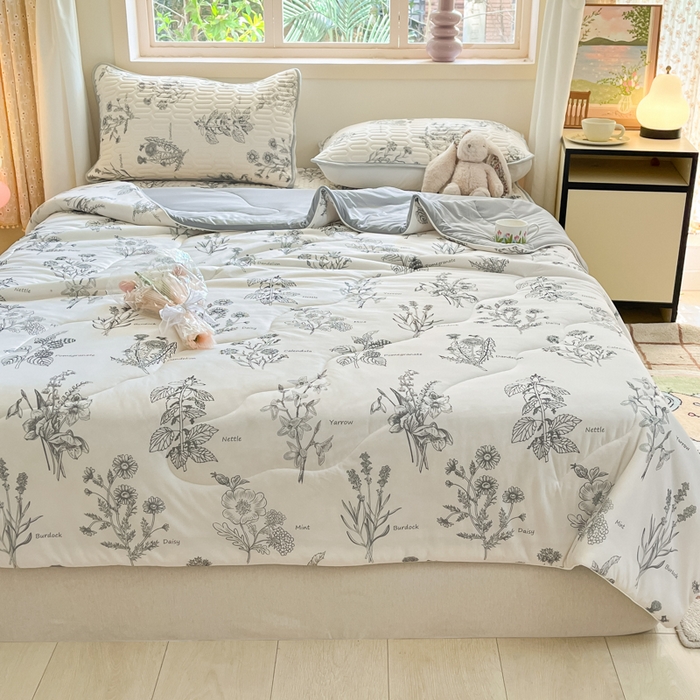 91家纺网 家纺一手货源 找家纺 维洋家纺 2025（专版花型）A类凉感丝夏被 凉感夏凉被双面加倍透气（四周踩棉） 千寻