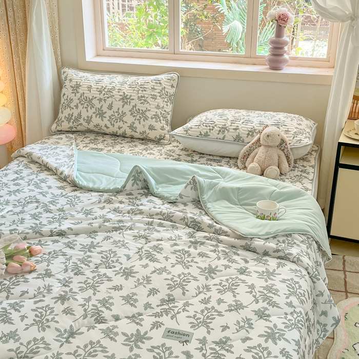 91家纺网 家纺一手货源 找家纺 维洋家纺 2025（专版花型）A类凉感丝夏被 凉感夏凉被双面加倍透气（四周踩棉） 叶柔初夏