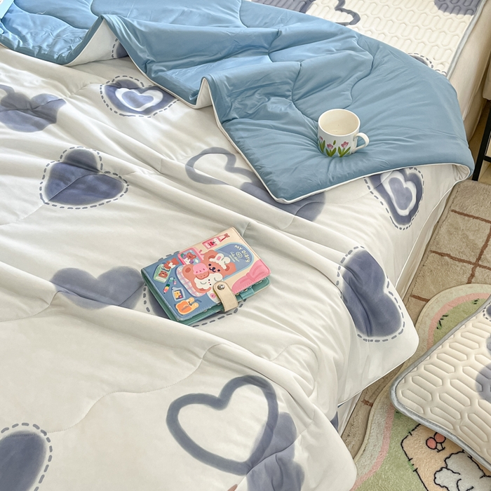 91家纺网 家纺一手货源 找家纺 维洋家纺 2025（专版花型）A类凉感丝夏被 凉感夏凉被双面加倍透气（四周踩棉） 幸运星