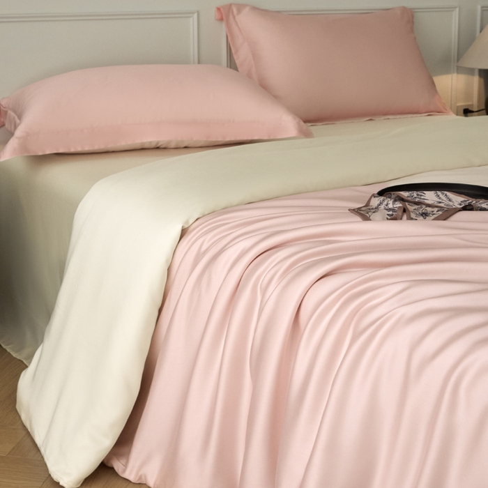 91家纺网 家纺一手货源 找家纺 涵宸2025新款天丝-天丝棉-纯色四件套-场景1 玫瑰粉+象牙白