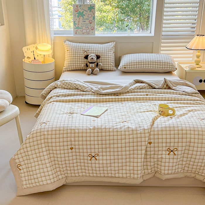 91家纺网 家纺一手货源 找家纺 金喜 2025新款全棉印花夏被可爱卡通风夏凉被薄被子夏被四件套 极简主义