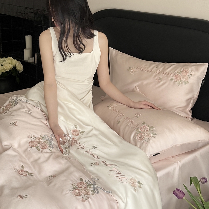 91家纺网 家纺一手货源 找家纺 鹿班家居 2025新款夏季60S莱赛尔刺绣四件套-泡芙发带【标准会员-20元】 泡芙发带-粉色