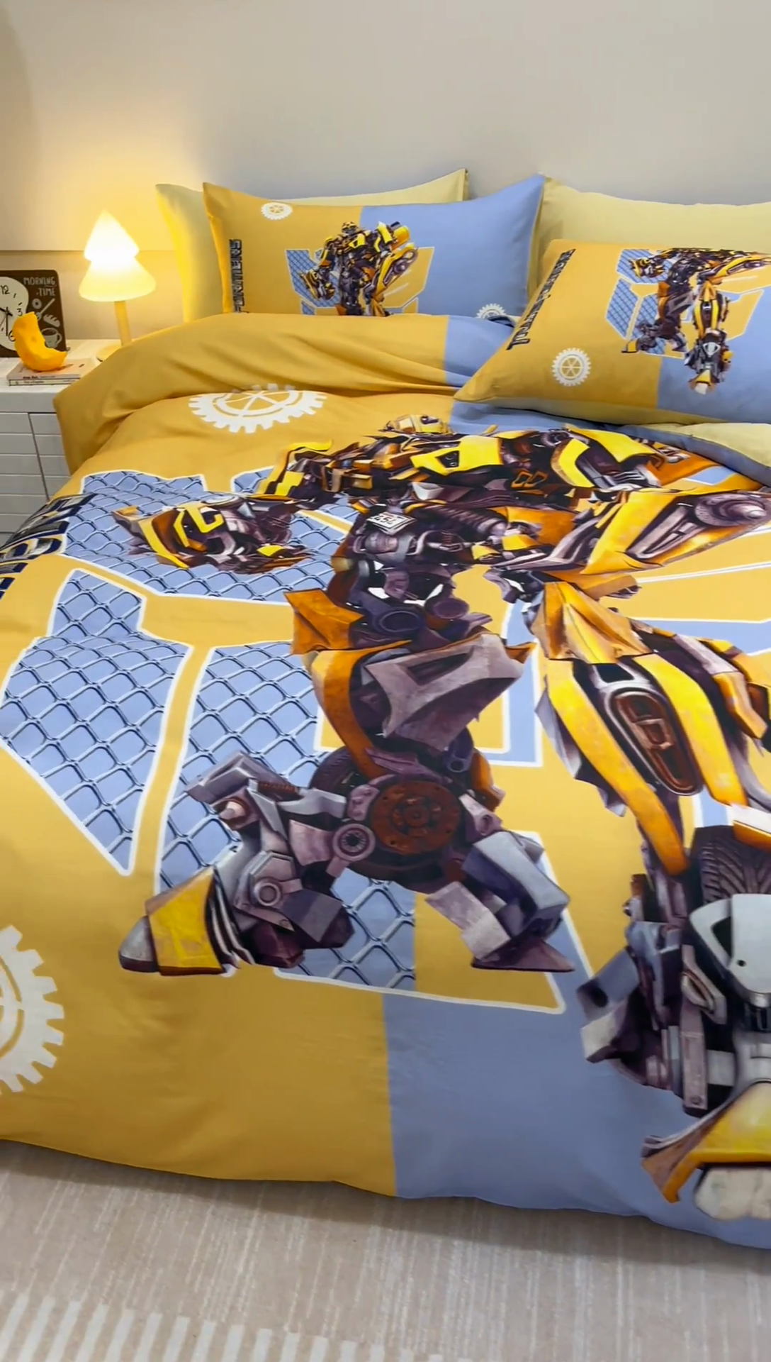 91家纺网 家纺一手货源 找家纺 2025新款设计师专版全棉双层纱四件套 大黄蜂