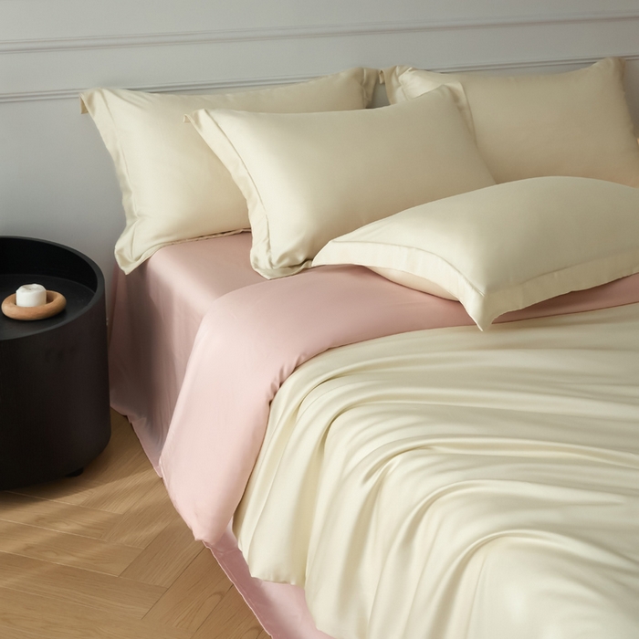 91家纺网 家纺一手货源 找家纺 涵宸2025新款天丝-天丝棉-纯色四件套-场景1 象牙白+玫瑰粉