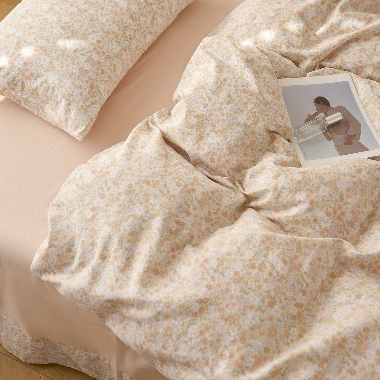 91家纺网 家纺一手货源 找家纺 嘉汀兰家居 2025新款圆角花边款全棉纯棉A类母婴级有氧全棉双层纱亲肤全棉小清新印花四件套 铃兰花语