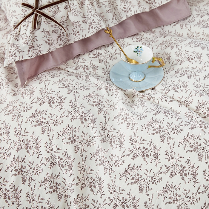 91家纺网 家纺一手货源 找家纺 卡迪亚家纺 2025新款轻氧棉小碎花韩式花边床盖 紫馨