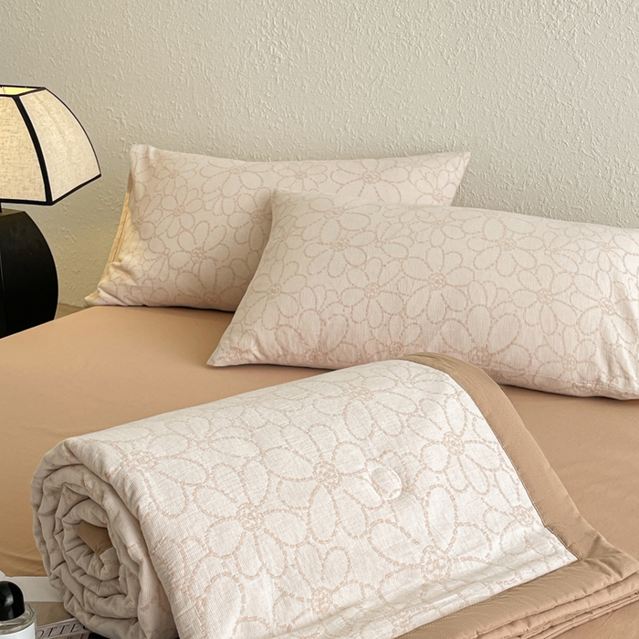 91家纺网 家纺一手货源 找家纺 吾诺 2025 全棉色织提花三层纱夏被四件套全棉夏被大豆夏被夏凉被空调被子被芯 太阳花