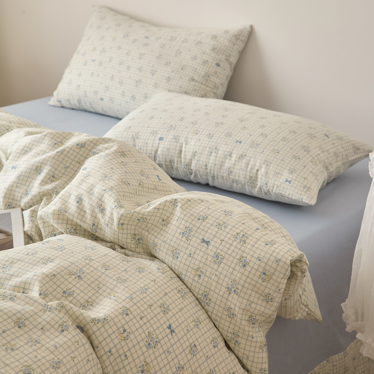 91家纺网 家纺一手货源 找家纺 嘉汀兰家居 2025新款圆角花边款全棉纯棉A类母婴级有氧全棉双层纱亲肤全棉小清新印花四件套 花之恋