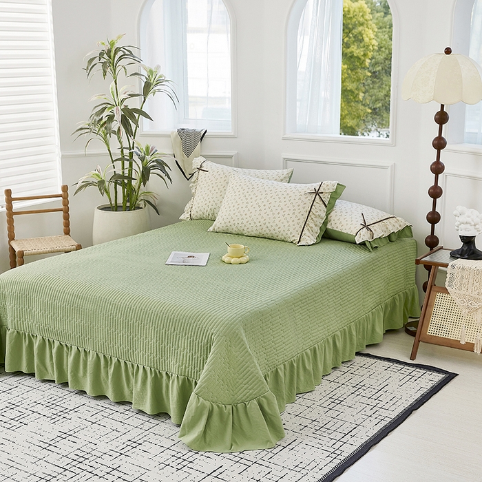 91家纺网 家纺一手货源 找家纺 卡迪亚家纺 2025新款轻氧棉小碎花韩式花边床盖 千寻