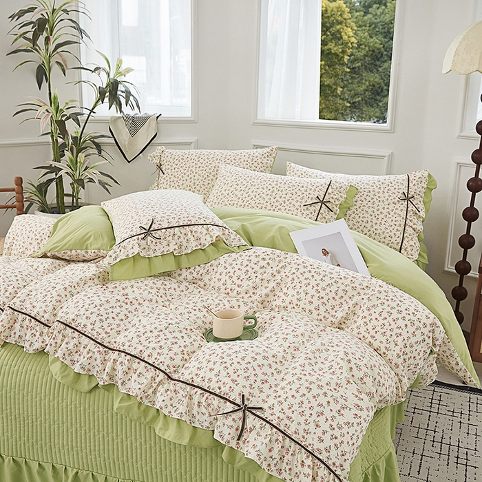 91家纺网 家纺一手货源 找家纺 卡迪亚家纺 2025新款轻氧棉小碎花韩式花边床盖 花漾