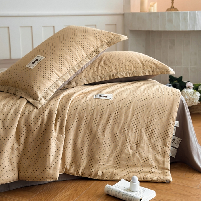 91家纺网 家纺一手货源 找家纺 帕拉美拉 2025新款全棉双层纱玉米聚乳酸夏被春秋被冬被玉米被 三件套四件套 波尔圆舞（咖）