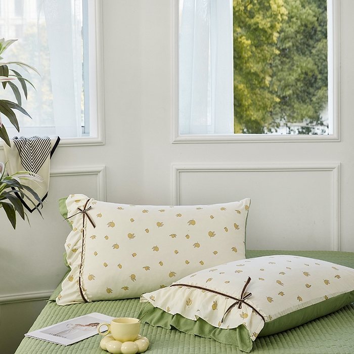 91家纺网 家纺一手货源 找家纺 卡迪亚家纺 2025新款轻氧棉小碎花韩式花边床盖 青柠