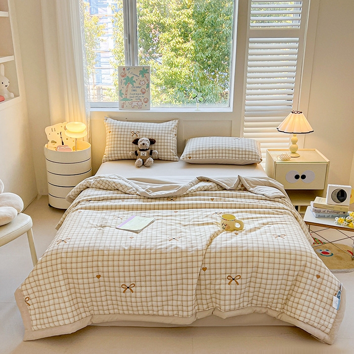 91家纺网 家纺一手货源 找家纺 金喜 2025新款全棉印花夏被可爱卡通风夏凉被薄被子夏被四件套 极简主义