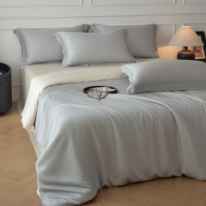 91家纺网 家纺一手货源 找家纺 涵宸2025新款天丝-天丝棉-纯色四件套-场景1 时尚灰+象牙白