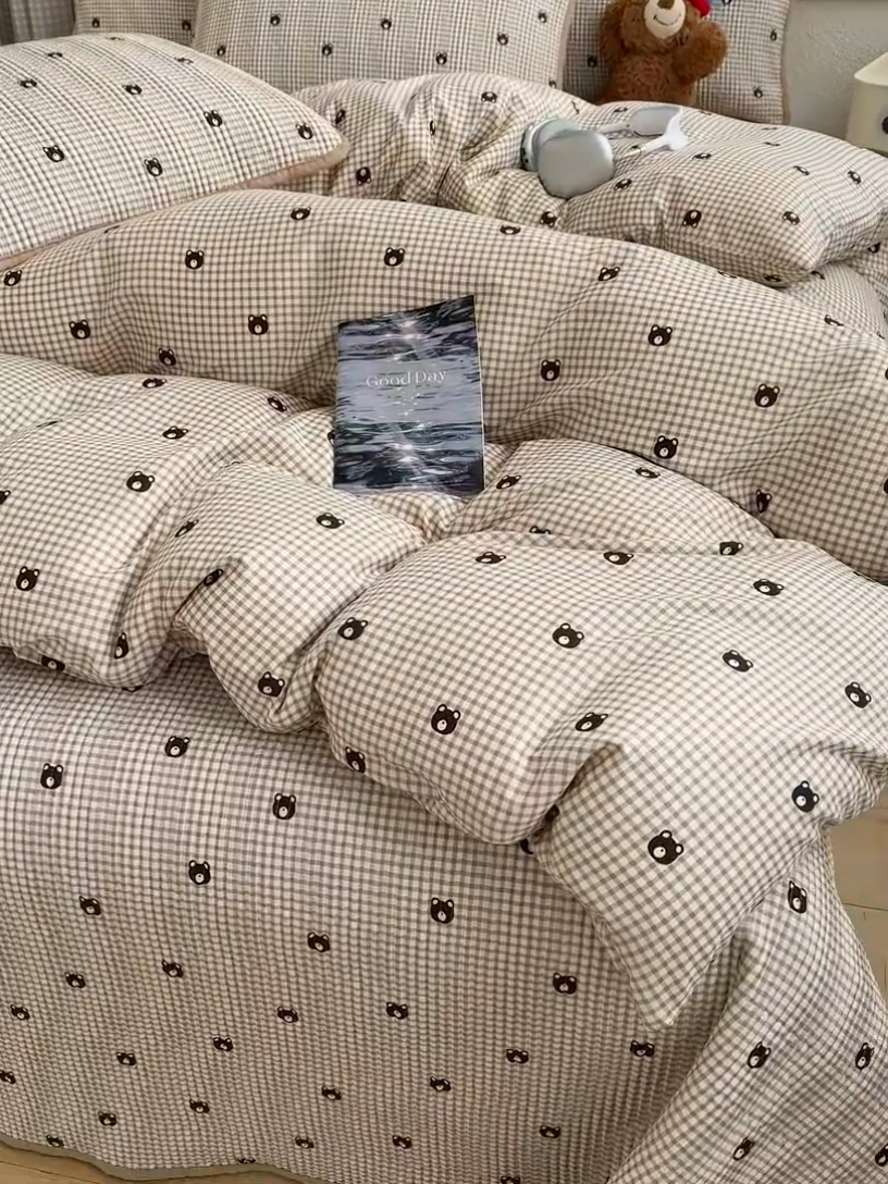 91家纺网 家纺一手货源 找家纺 赫梵茜 2025新款有氧针织双层纱单床盖床盖三件套床盖四件套 格子熊