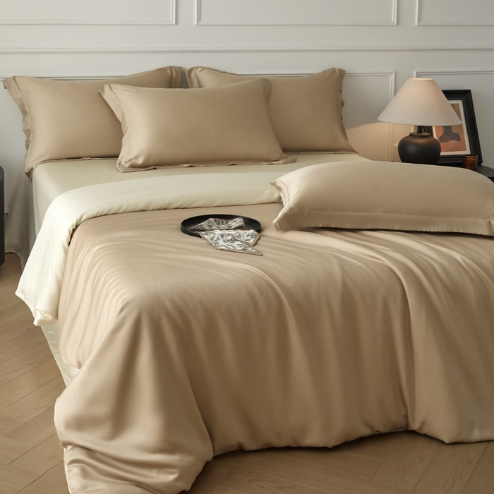 91家纺网 家纺一手货源 找家纺 涵宸2025新款天丝-天丝棉-纯色四件套-场景1 奶茶杏+象牙白