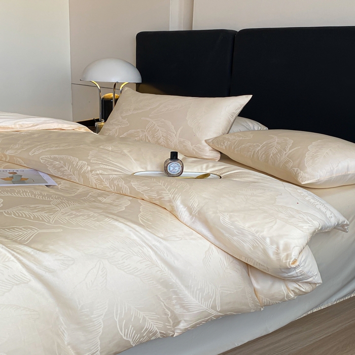 91家纺网 家纺一手货源 找家纺 2025新款60s长绒棉提花四件套 叶繁-奶昔白