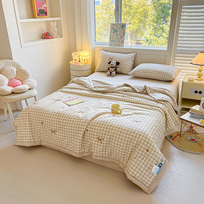 91家纺网 家纺一手货源 找家纺 金喜 2025新款全棉印花夏被可爱卡通风夏凉被薄被子夏被四件套 极简主义