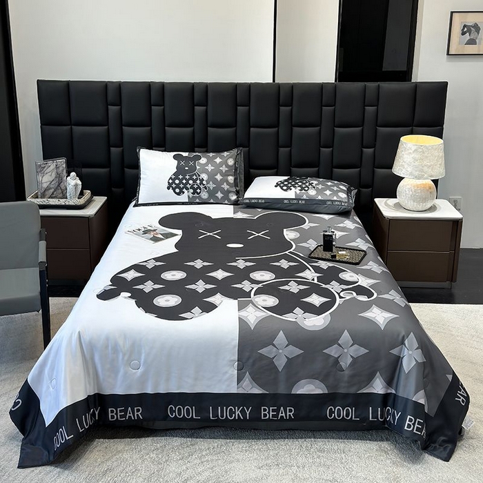 91家纺网 家纺一手货源 找家纺 （总）奥汀洛家纺 2025新款数码印花大版水洗真丝冰丝天丝夏被四件套