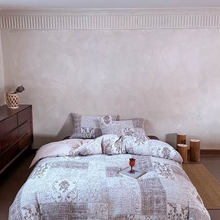 91家纺网 家纺一手货源 找家纺 山舍家居 2025新款全棉纯棉色织纱布四件套系列-树下萨瓦呢(棚拍二） 树下萨瓦呢-棕