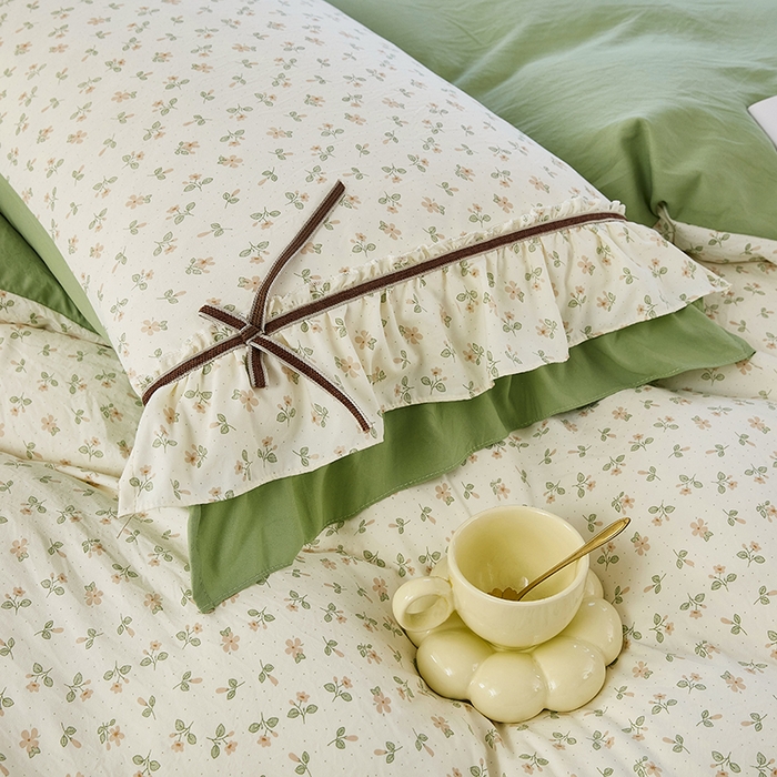 91家纺网 家纺一手货源 找家纺 卡迪亚家纺 2025新款轻氧棉小碎花韩式花边床盖 千寻