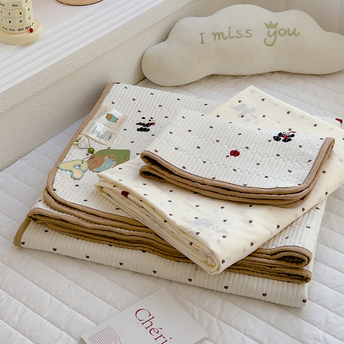 91家纺网 家纺一手货源 找家纺 赫梵茜 2025新款有氧针织双层纱单床盖床盖三件套床盖四件套 熊猫胖胖-白