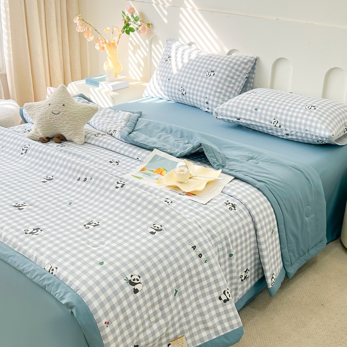 91家纺网 家纺一手货源 找家纺 爱屋及屋2025新款棉花夏被 蓝格子熊猫