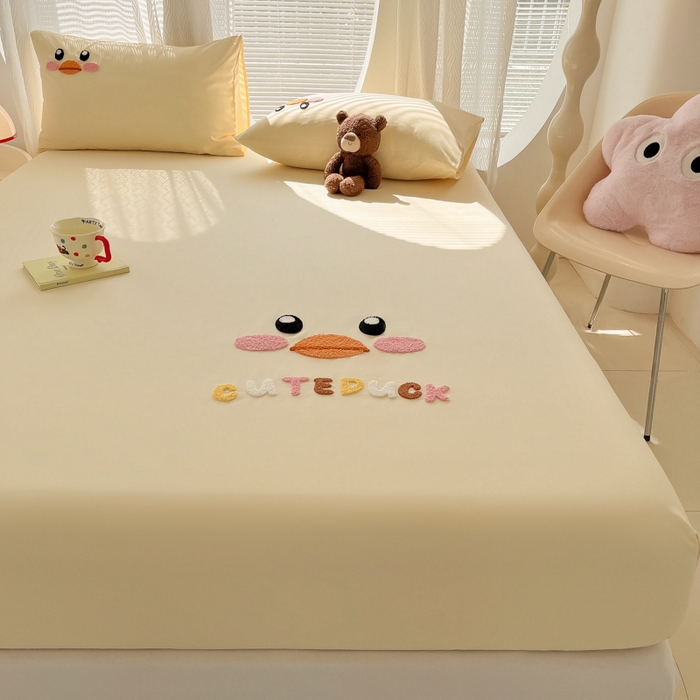 91家纺网 家纺一手货源 找家纺 眠帛家居 2025新款A类水洗棉卡通毛巾绣单床笠 鸭鸭