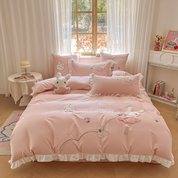 91家纺网 家纺一手货源 找家纺 （总）恋绒2025新款亲肤全棉水洗棉纯棉贴布绣立体刺绣四件套系列—花边款（提供买家秀）送同款抱枕