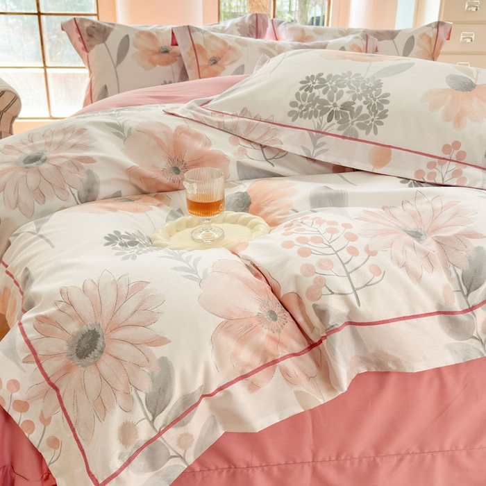 91家纺网 家纺一手货源 找家纺 7V 2025新款轻奢大宽边100%纯棉四件套133*76全棉喷气宽幅长绒棉被套床单床笠套件 春景-粉