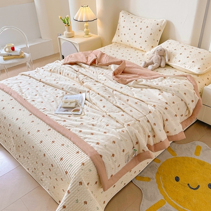 91家纺网 家纺一手货源 找家纺 雅萱家纺 2025新款全棉双层纱夏被 蘑菇点点