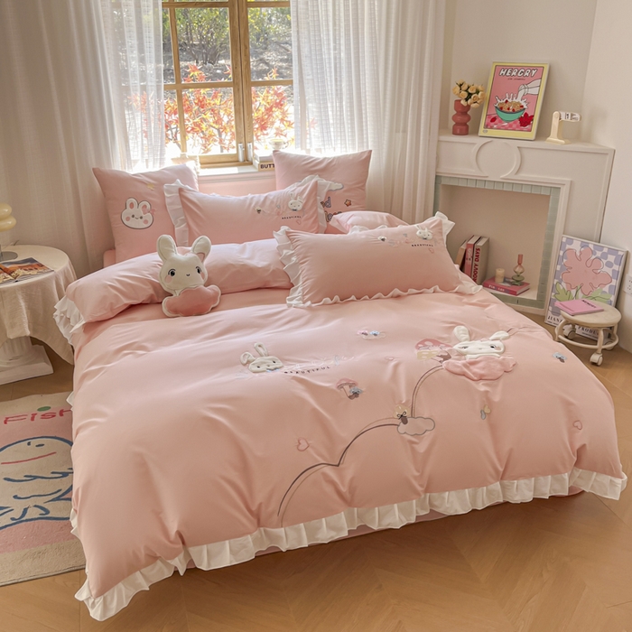 91家纺网 家纺一手货源 找家纺 （总）恋绒2025新款亲肤全棉水洗棉纯棉贴布绣立体刺绣四件套系列—花边款（提供买家秀）送同款抱枕